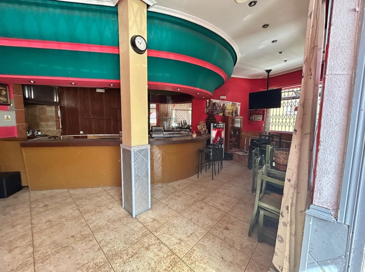 Plaza Bolos, 1, El Escorial, MAD 28280 - Lot Puerta B - - Photo intérieure - Image 1 of 5