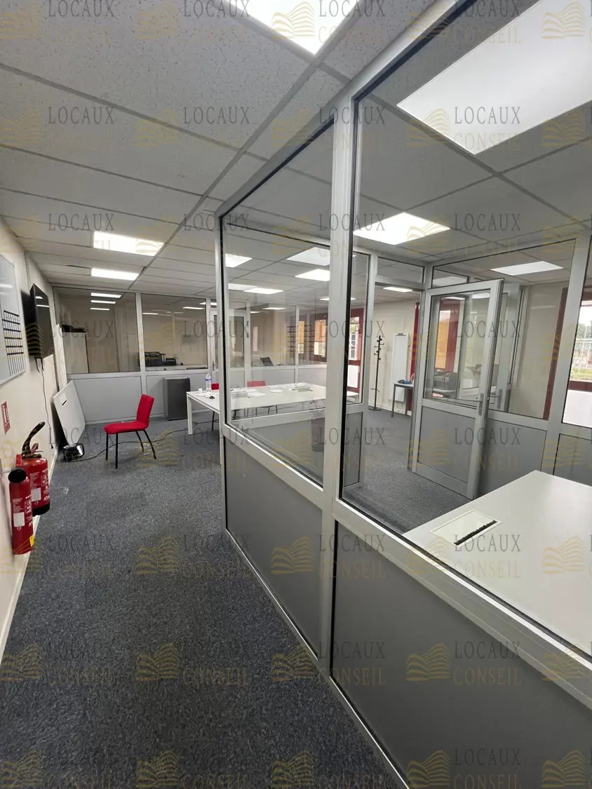 Local d’activités dans Éragny à louer Photo intérieure– Image 1 sur 5