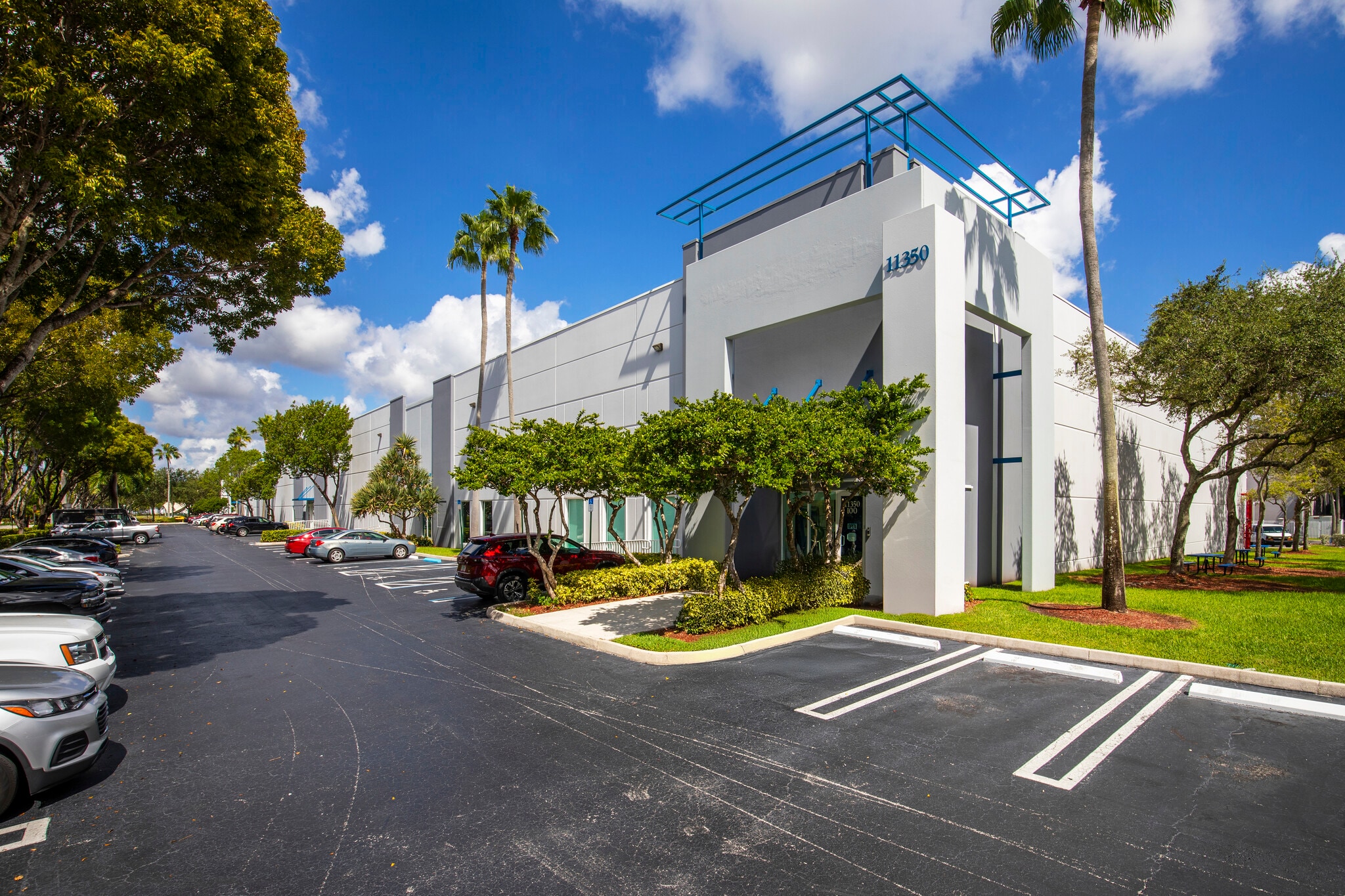 11200 NW 25th St, Miami, FL à louer Photo intérieure– Image 1 sur 2