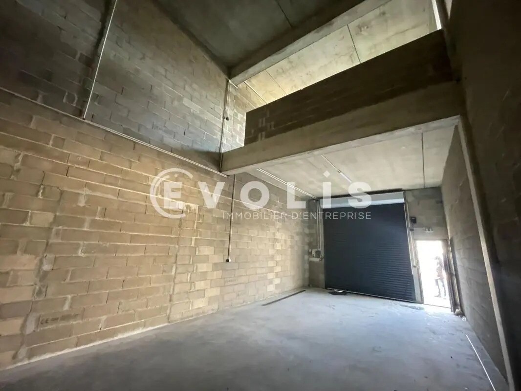Local d’activités dans Ambarès-et-Lagrave à louer Photo intérieure– Image 1 sur 7