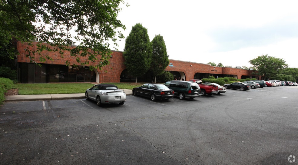 4355 International Blvd, Norcross, GA à louer - Photo principale – Image 1 sur 13
