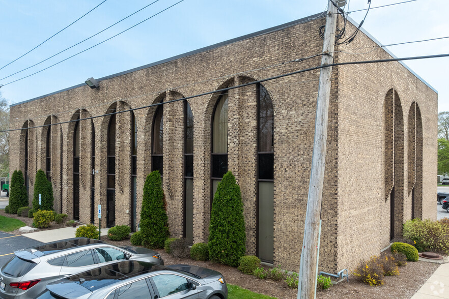 16860 Oak Park Ave, Tinley Park, IL à louer - Photo de l’immeuble – Image 2 sur 9