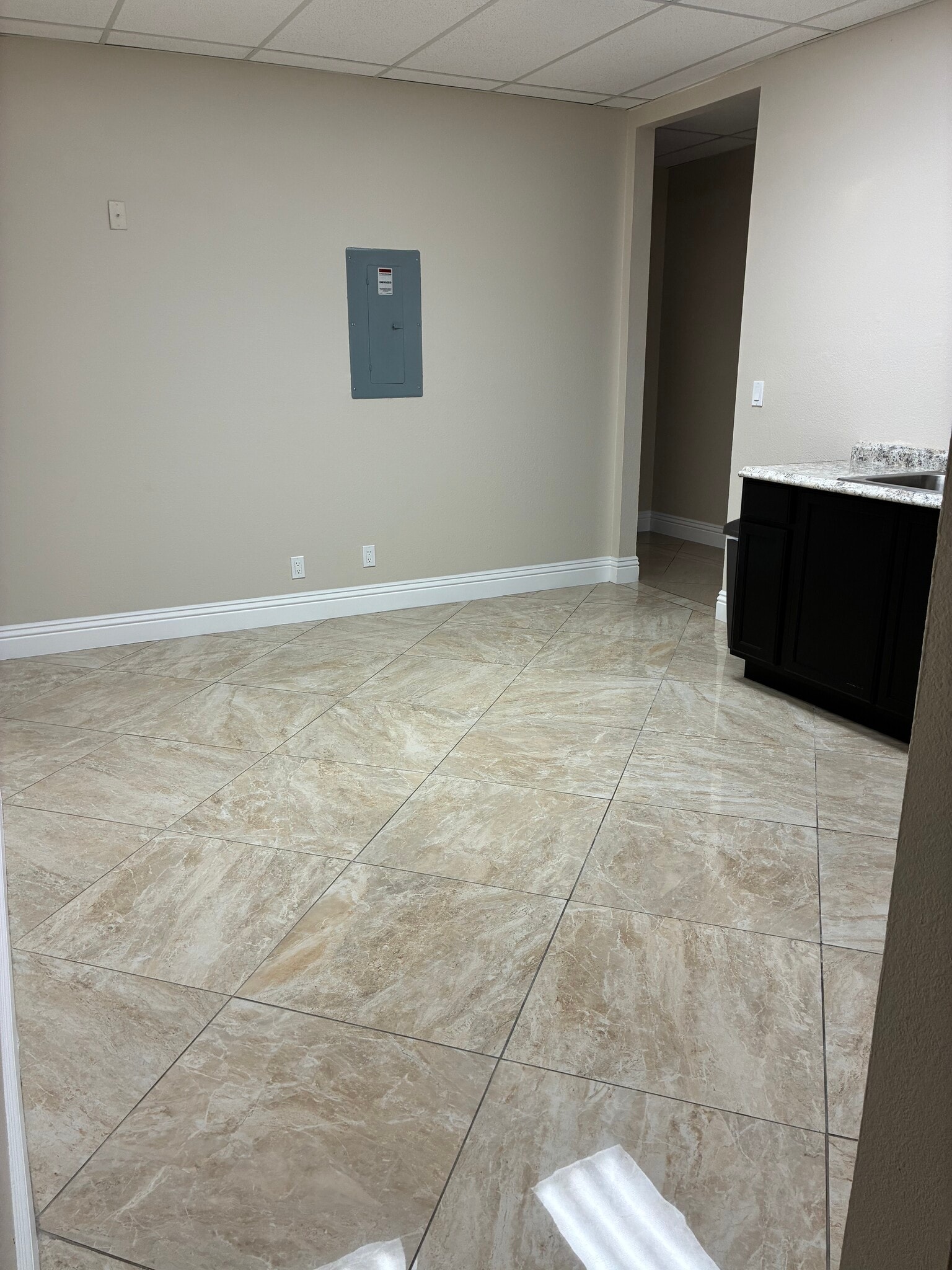 2355 Red Rock St, Las Vegas, NV à louer Photo de l’immeuble– Image 1 sur 9