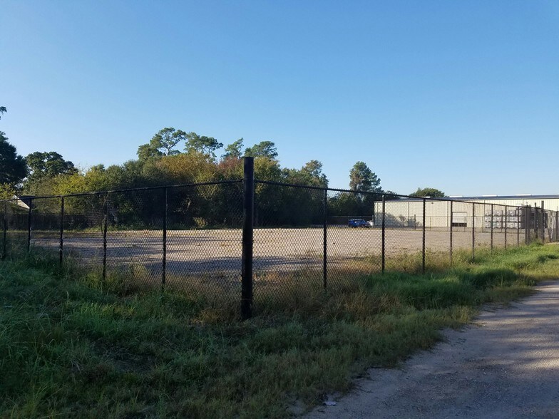 6430 Antoine Dr, Houston, TX à louer - Photo de l’immeuble – Image 3 sur 5