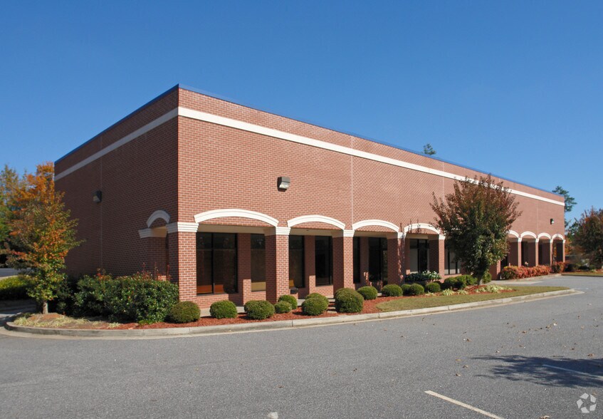 615 Hembree Pky, Roswell, GA à louer - Photo de l’immeuble – Image 2 sur 3