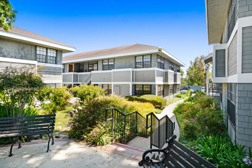 960 W 17th St, Santa Ana, CA à vendre - Photo principale – Image 1 sur 6