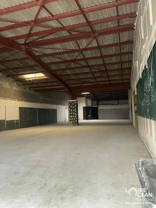 Plus de détails pour Local commercial à vendre