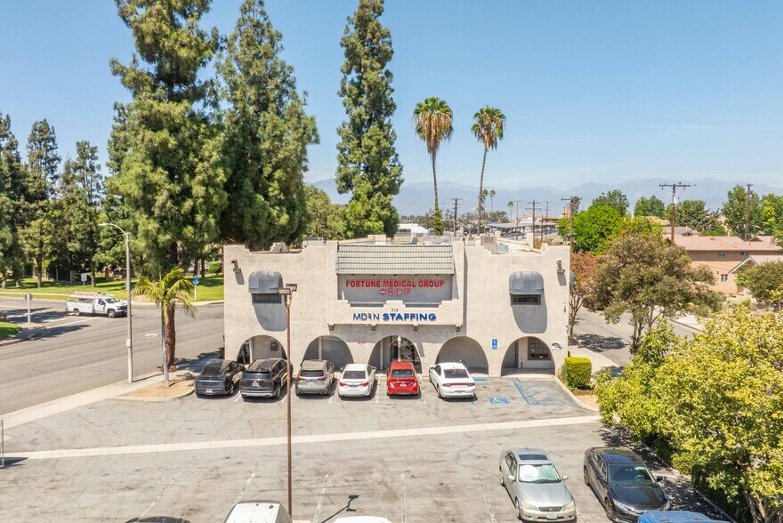 218 Glendora Ave, La Puente, CA à louer - Photo de l’immeuble – Image 1 sur 18