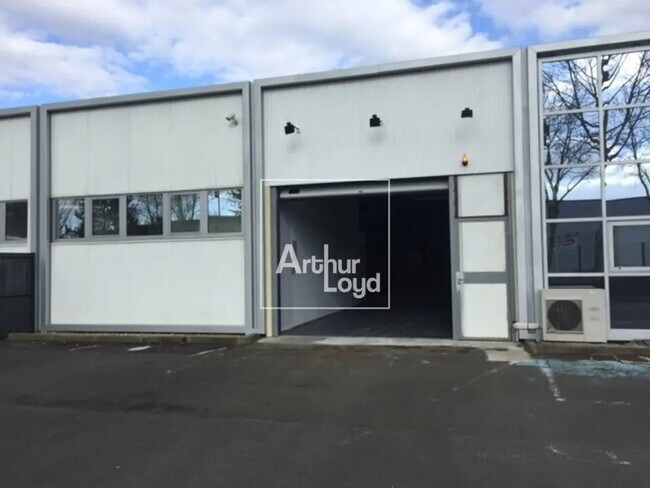 Plus de détails pour Bureau, Industriel/Logistique à louer