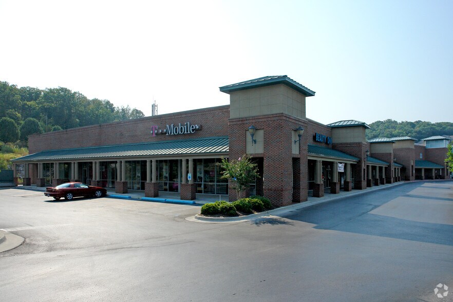 4851 Whitesburg Dr, Huntsville, AL à louer - Photo de l’immeuble – Image 1 sur 6