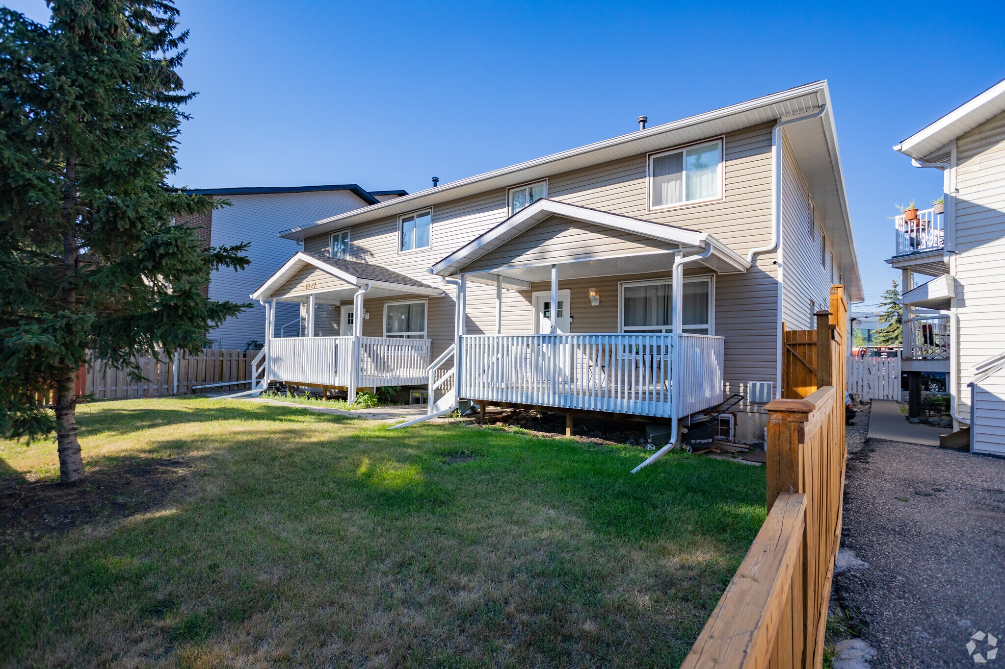4627 73 St NW, Calgary, AB à vendre Photo principale– Image 1 sur 3