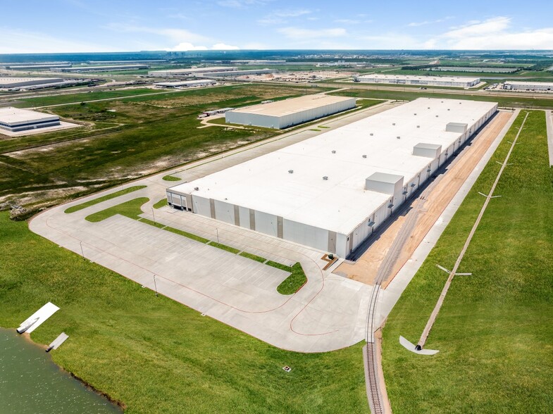 6500 Nita Way, Baytown, TX à louer - Photo de l’immeuble – Image 2 sur 3