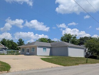 Plus de détails pour 1110 School st, Hillsboro, IL - Local d’activités à vendre