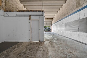 6405-6447 NW 82nd Ave, Miami, FL à louer Photo intérieure– Image 2 sur 17