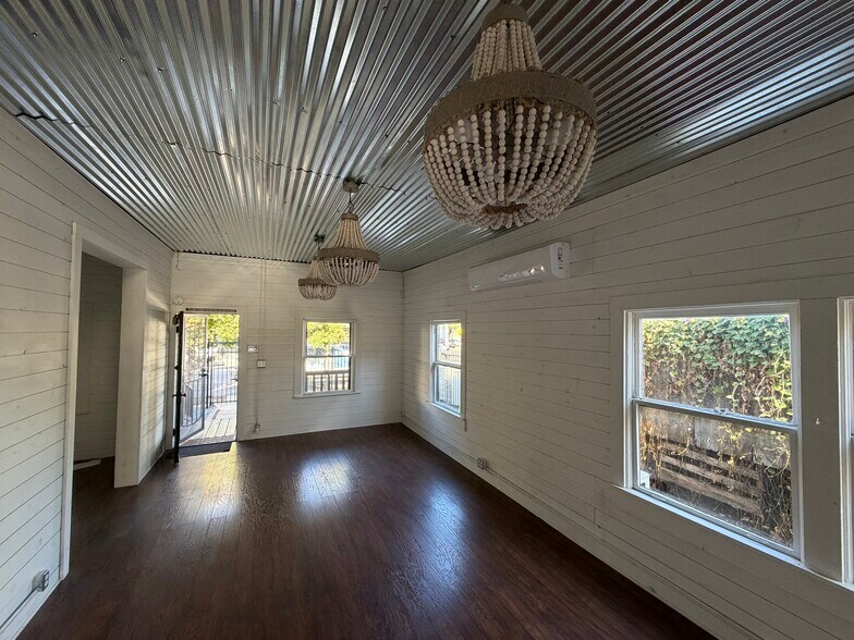 1272 Oregon St, Redding, CA à vendre - Photo de l’immeuble – Image 3 sur 14