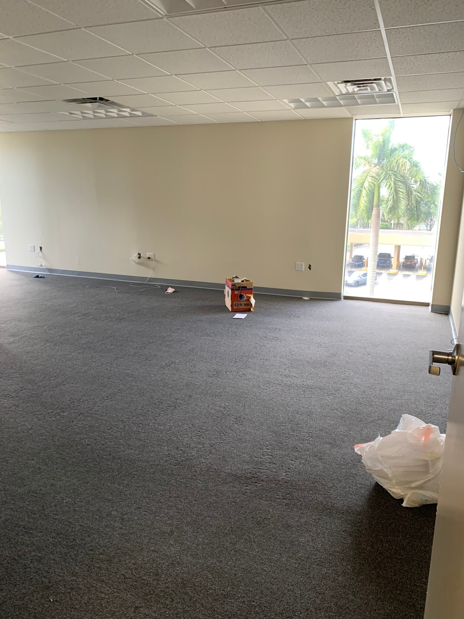 1840 W 49th St, Hialeah, FL à louer Photo intérieure– Image 1 sur 7