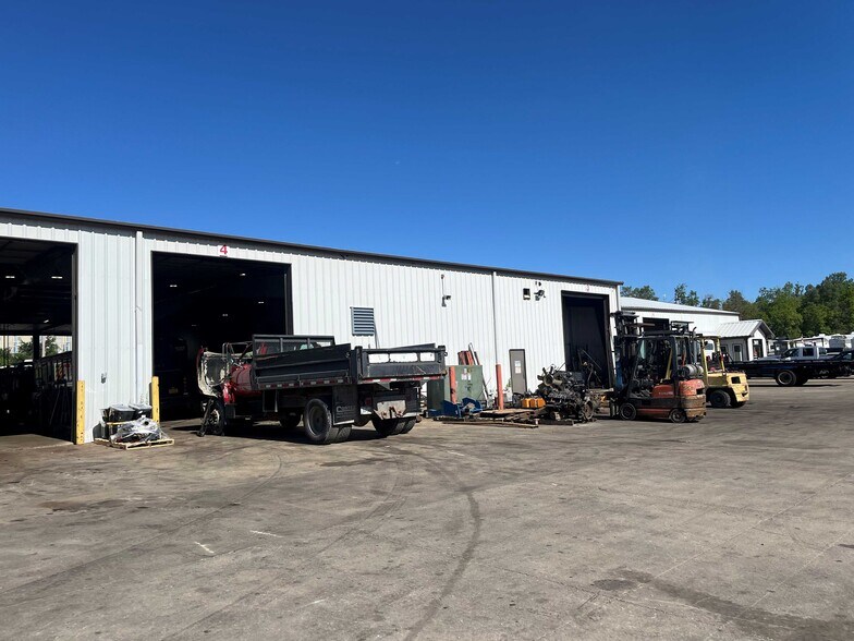 941 66th Ave SW, Cedar Rapids, IA à vendre - Photo de l’immeuble – Image 3 sur 20