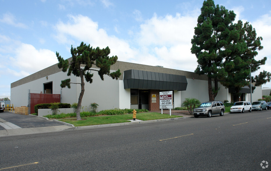 12311-12321 Industry St, Garden Grove, CA à louer - Photo de l’immeuble – Image 3 sur 4