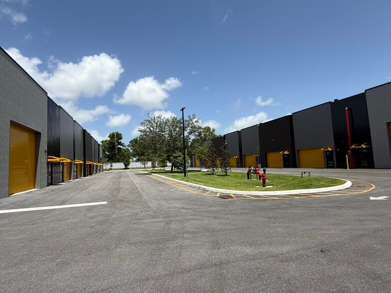 8792 Atlantic ave, Delray Beach, FL à vendre - Photo principale – Image 1 sur 6