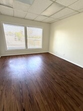 23361 El Toro Rd, Lake Forest, CA à louer Photo intérieure– Image 2 sur 5