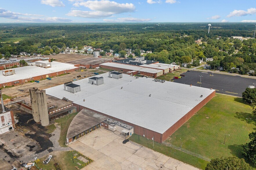 200 N 13th St, Erwin, NC à louer - Photo de l’immeuble – Image 1 sur 10