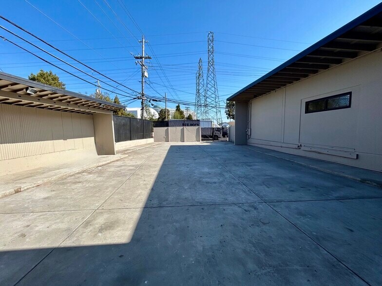 1395 Marsten Rd, Burlingame, CA à louer - Photo intérieure – Image 2 sur 19