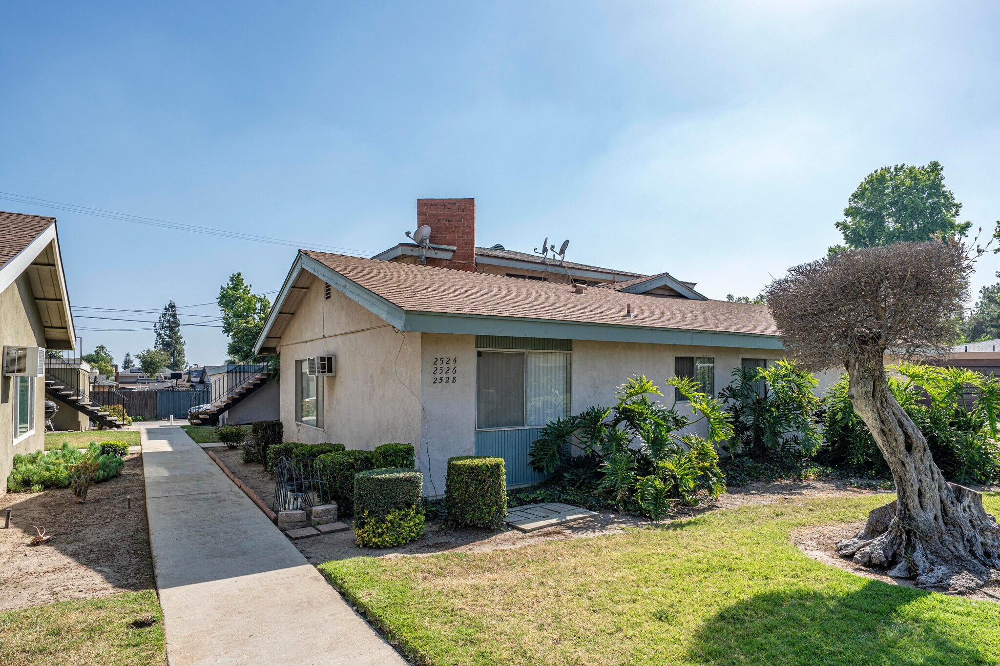 2524 Price Dr, La Verne, CA à vendre Photo de l’immeuble– Image 1 sur 27