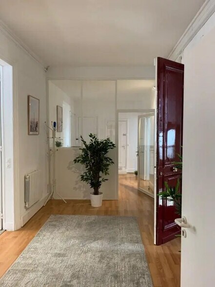 Bureau dans Paris à louer - Photo de l’immeuble – Image 2 sur 8