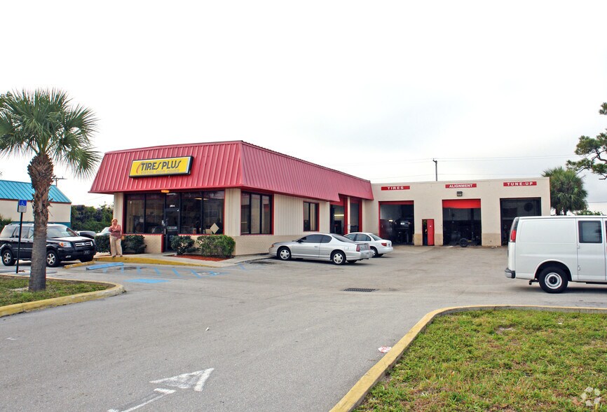 1380 Hypoluxo Rd, Lantana, FL à louer - Photo principale – Image 1 sur 5