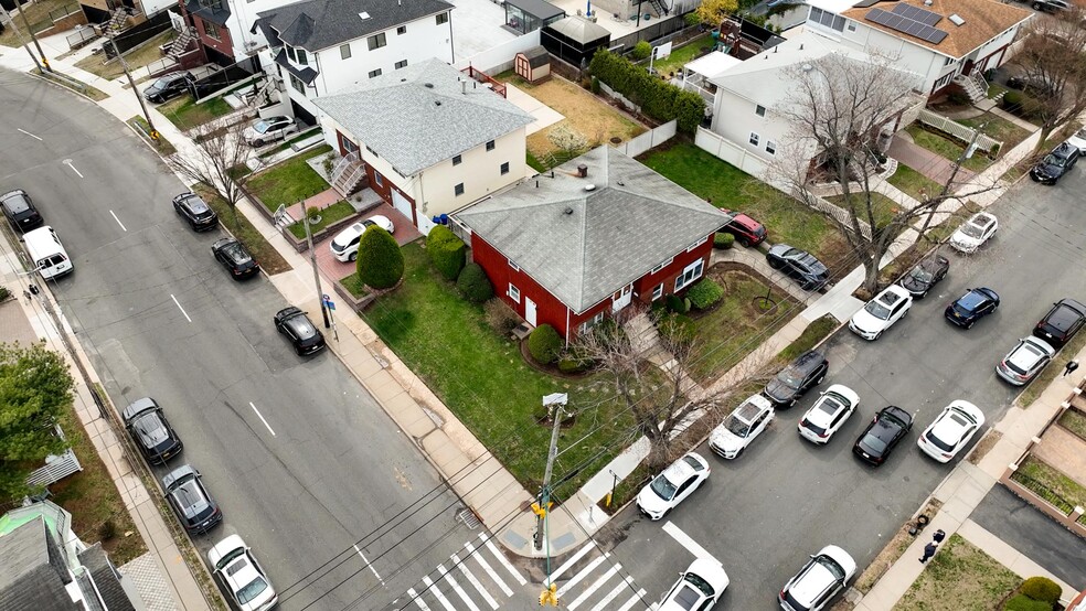 1039 Richmond Rd, Staten Island, NY à vendre - Photo de l’immeuble – Image 2 sur 21