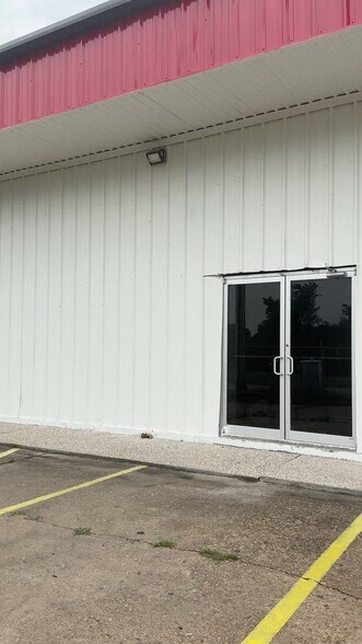 6040 N Gessner Rd, Houston, TX à louer - Vidéo sur l’annonce professionnelle – Image 2 sur 13