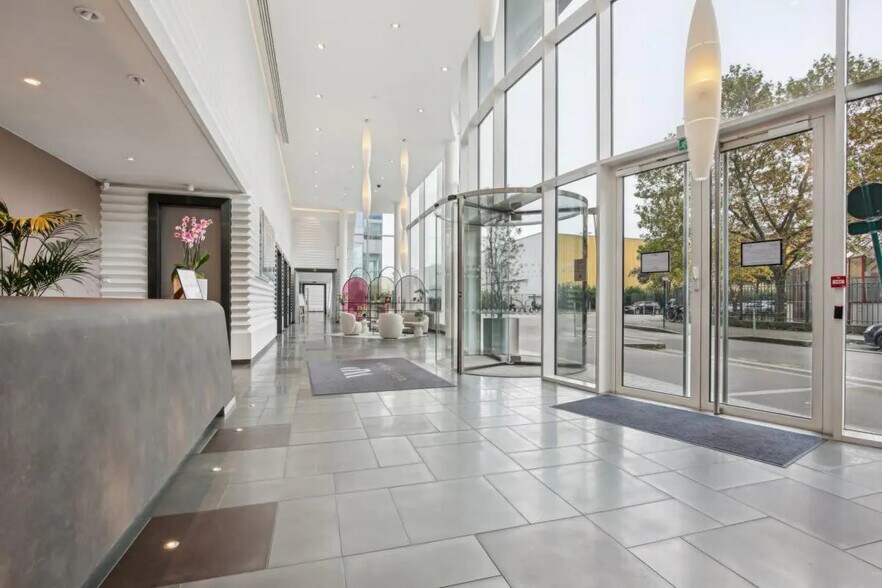 9-11 Rue Du Débarcadère, Colombes à louer - Photo de l’immeuble – Image 3 sur 23