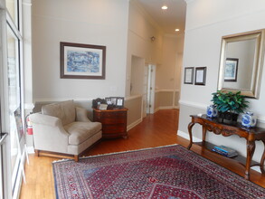 70 Pennington Dr, Bluffton, SC à louer Photo de l’immeuble– Image 1 sur 8