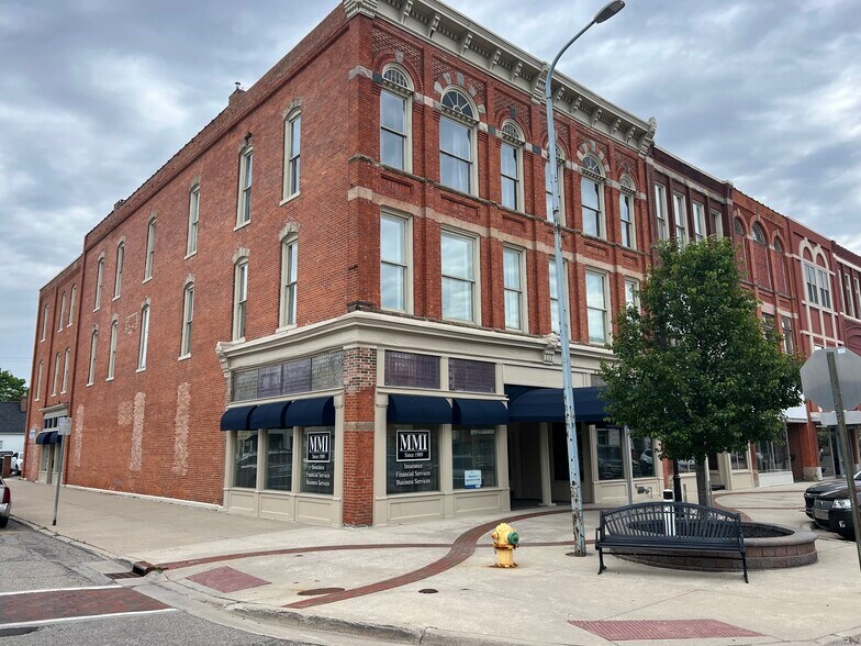 120 W Exchange St, Owosso, MI à vendre - Photo de l’immeuble – Image 2 sur 13