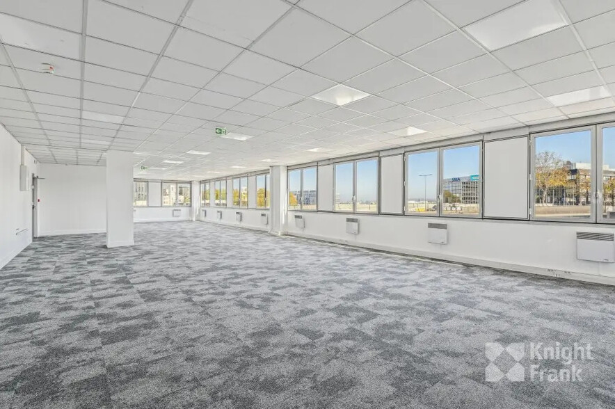 5 Boulevard Des Bouvets, Nanterre à louer - Photo de l’immeuble – Image 3 sur 9