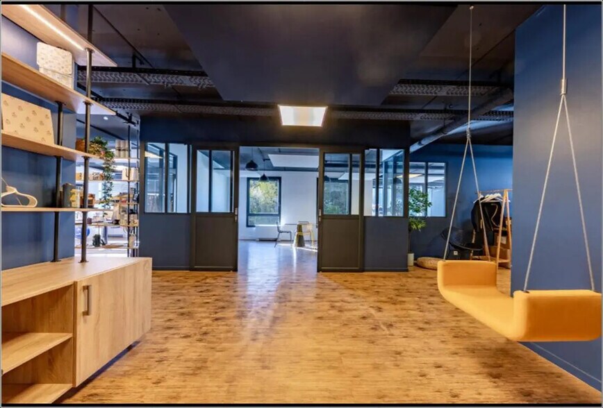 Bureau dans Issy-les-Moulineaux à vendre - Photo de l’immeuble – Image 2 sur 11