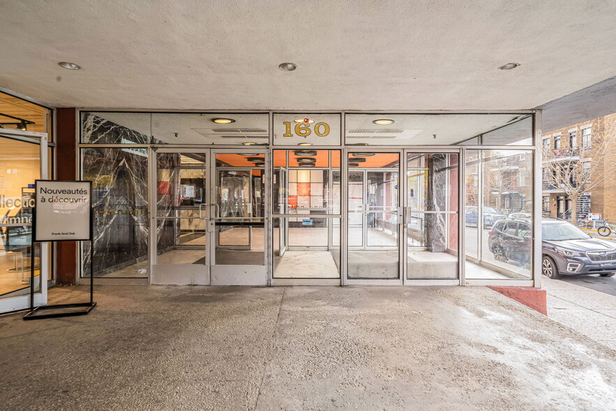 160 Rue Saint-Viateur E, Montréal, QC à louer - Photo de l’immeuble – Image 2 sur 7