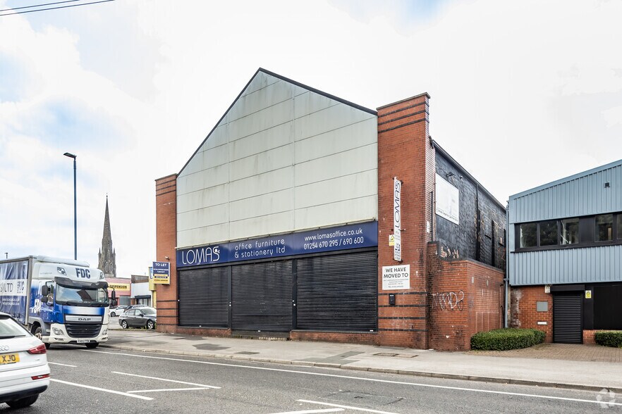 107 King St, Blackburn à louer - Photo principale – Image 1 sur 2