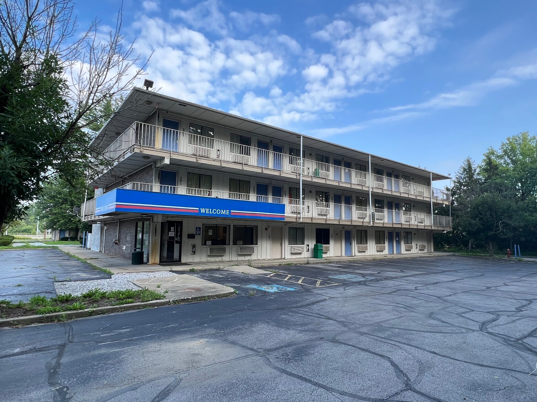 311 E Highland Rd, Macedonia, OH à vendre Photo de l’immeuble– Image 1 sur 22