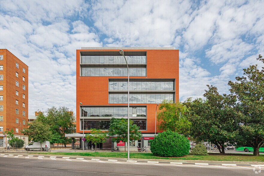 Avenida Águilas, 2B, Madrid, Madrid à louer - Photo principale – Image 1 sur 4