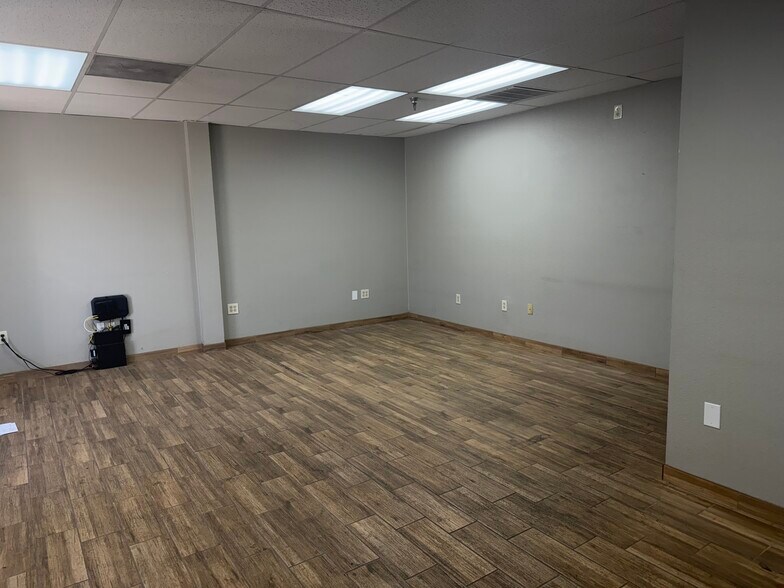 4655 Quality Ct, Las Vegas, NV à louer - Photo de l’immeuble – Image 3 sur 20
