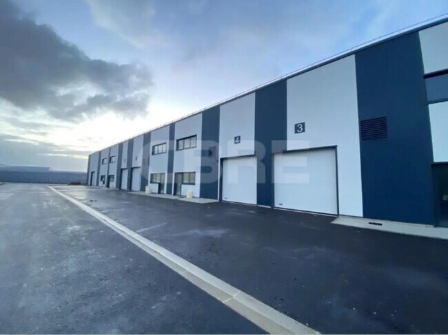 Plus de détails pour Local d’activités à vendre