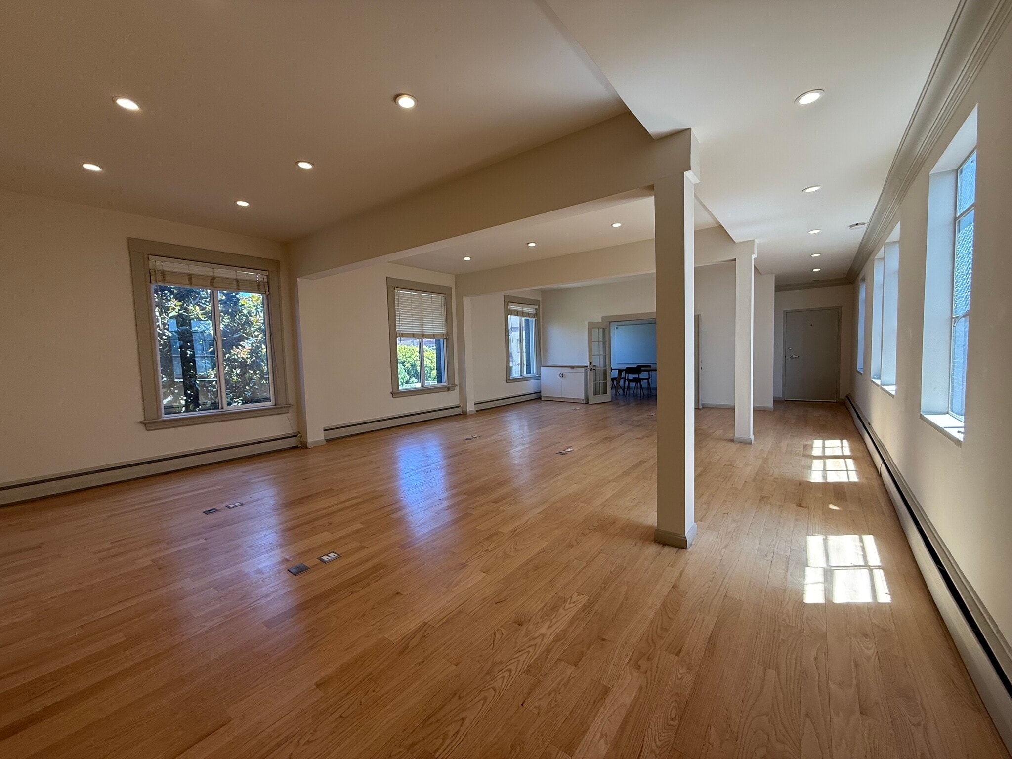 200-222 Columbus Ave, San Francisco, CA à louer Photo de l’immeuble– Image 1 sur 7