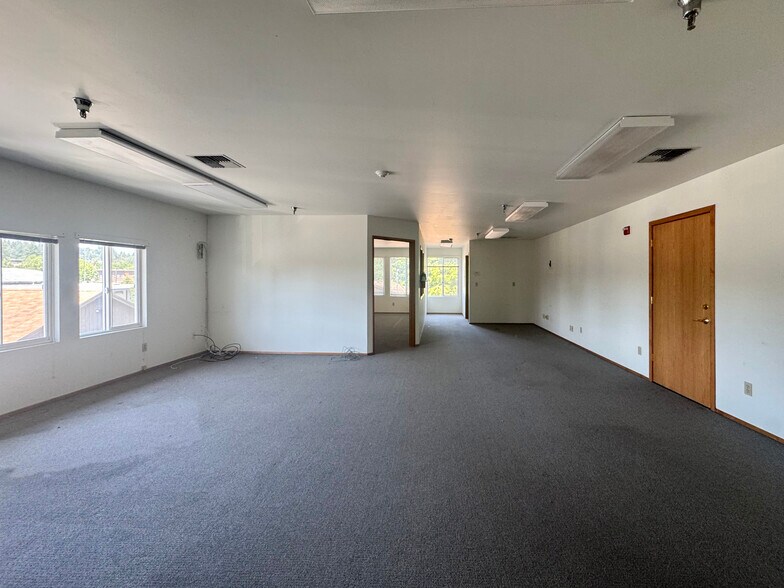 7330 NE Bothell Way, Kenmore, WA à louer - Photo de l’immeuble – Image 2 sur 8