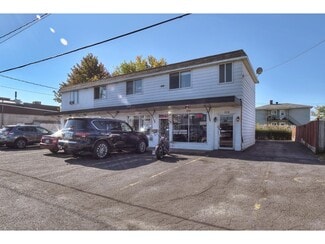 Plus de détails pour 320-328 Rue De Rouville, Beloeil, QC - Logement à vendre