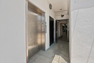 355-359 N Fairfax Ave, Los Angeles, CA à louer Photo intérieure– Image 2 sur 11