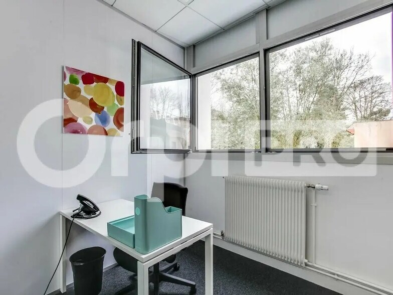 Bureau dans Bourg-la-Reine à louer - Photo de l’immeuble – Image 3 sur 12