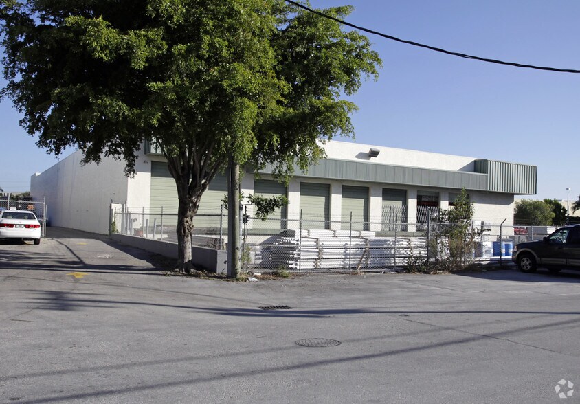 8201 NW 56th St, Miami, FL à vendre - Photo de l’immeuble – Image 2 sur 3