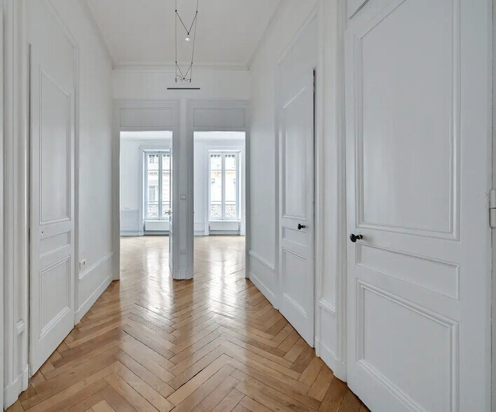 Bureau dans Paris à louer - Photo de l’immeuble – Image 1 sur 7