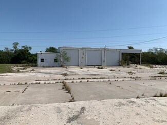 Plus de détails pour 2063 20th Ave SE, Largo, FL - Industriel/Logistique à louer